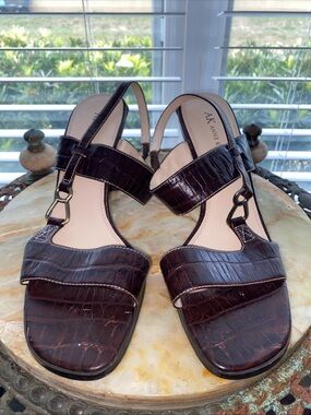 Anne Klein Dark Brown Croc-Embossed Slingback Sandals size 8M